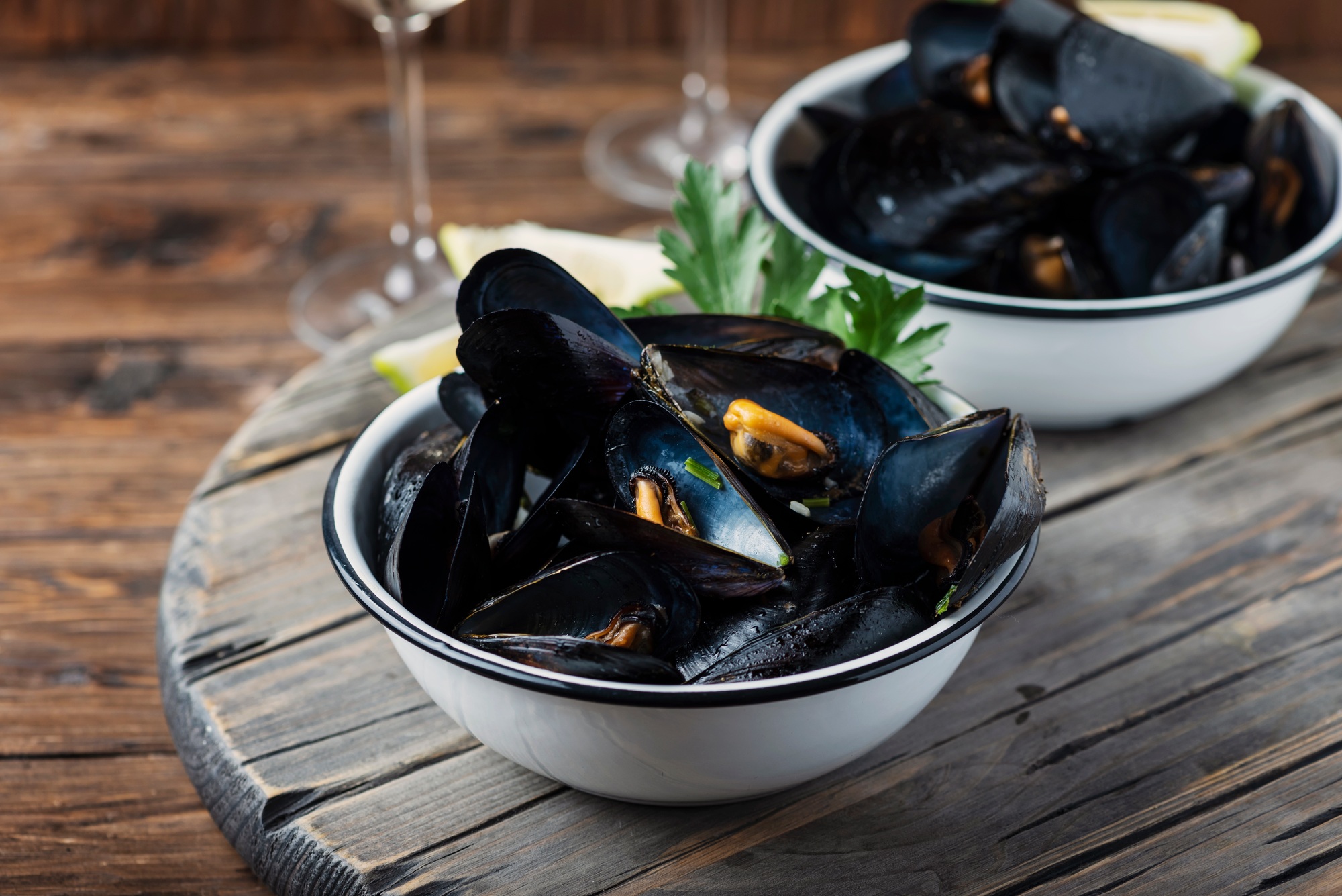 Cooked mussels with parsley
