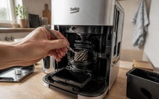 découvrez comment diagnostiquer rapidement les problèmes de broyeur sur les machines à café beko pour retrouver un café parfait sans souci.