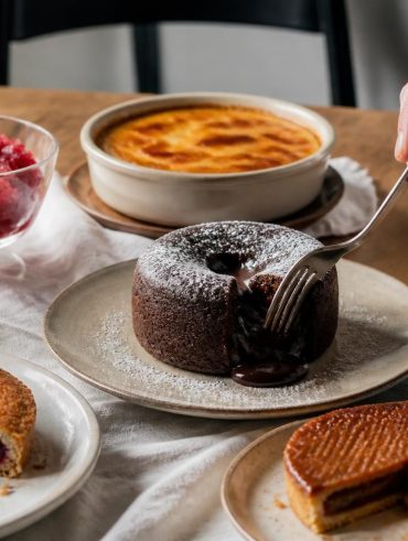 découvrez une sélection gourmande de desserts en g qui raviront vos papilles. savourez chaque bouchée de ces délicieuses douceurs, parfaites pour toutes les envies sucrées.